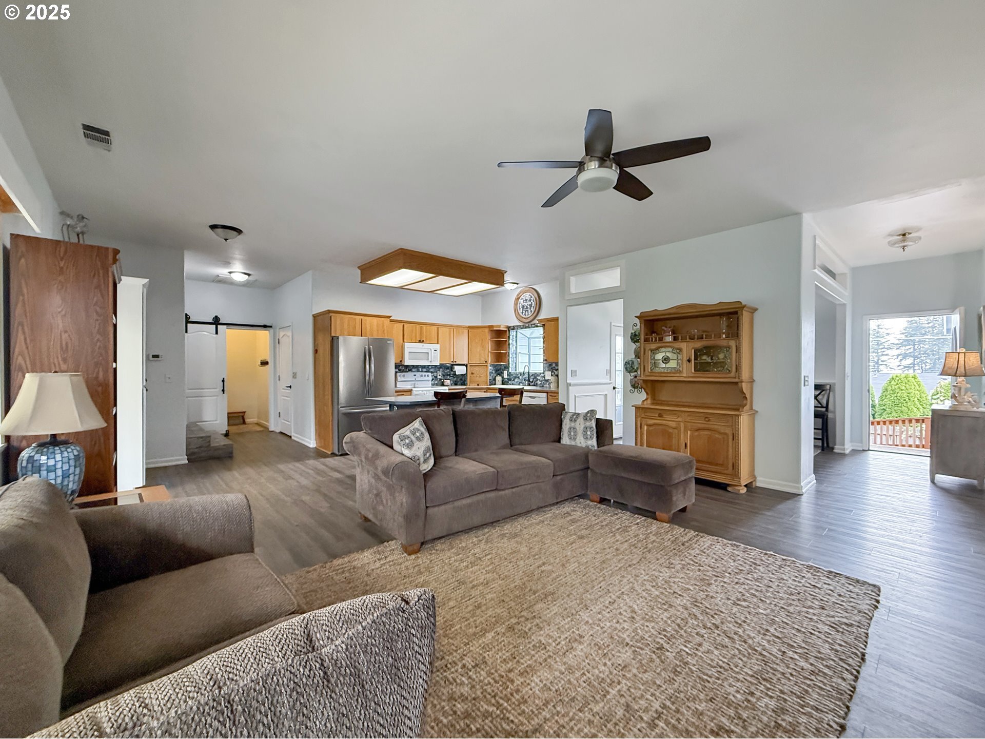 Property Photo: 914 Easy St OR 97415