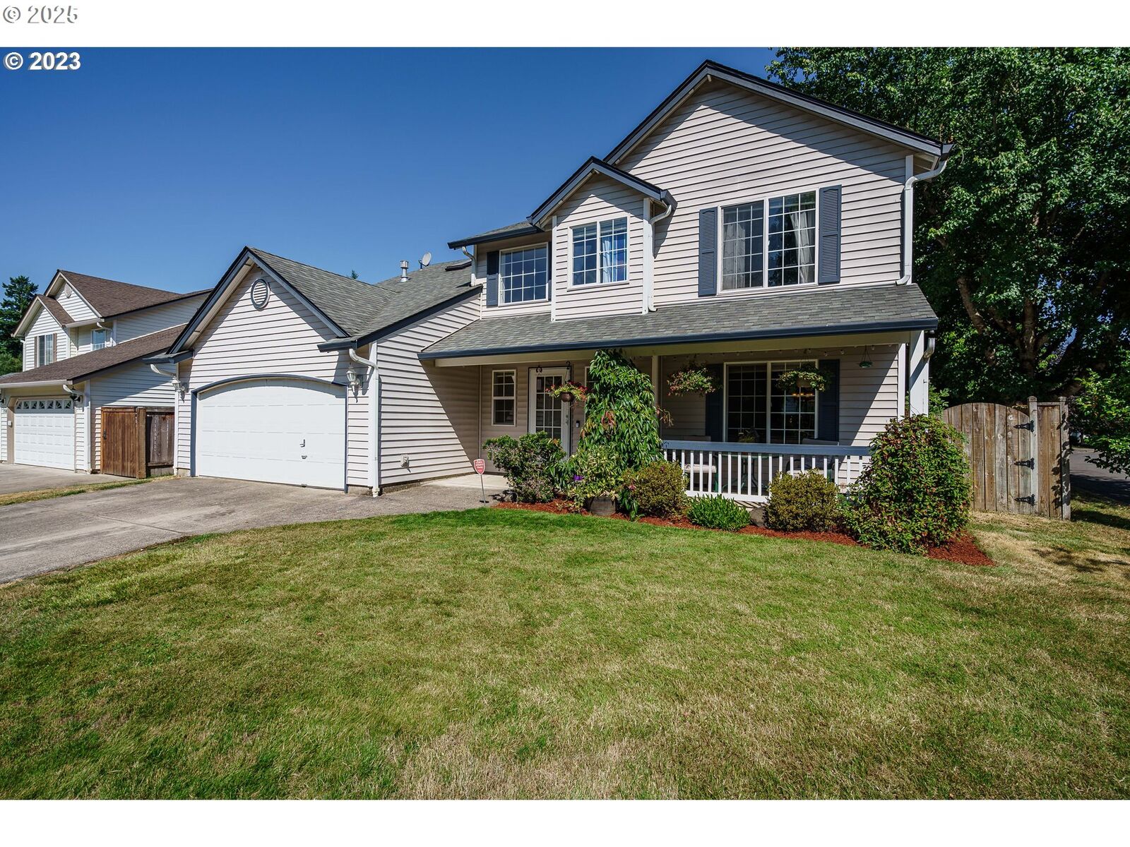 Property Photo:  1720 NE 12th St  WA 98604 