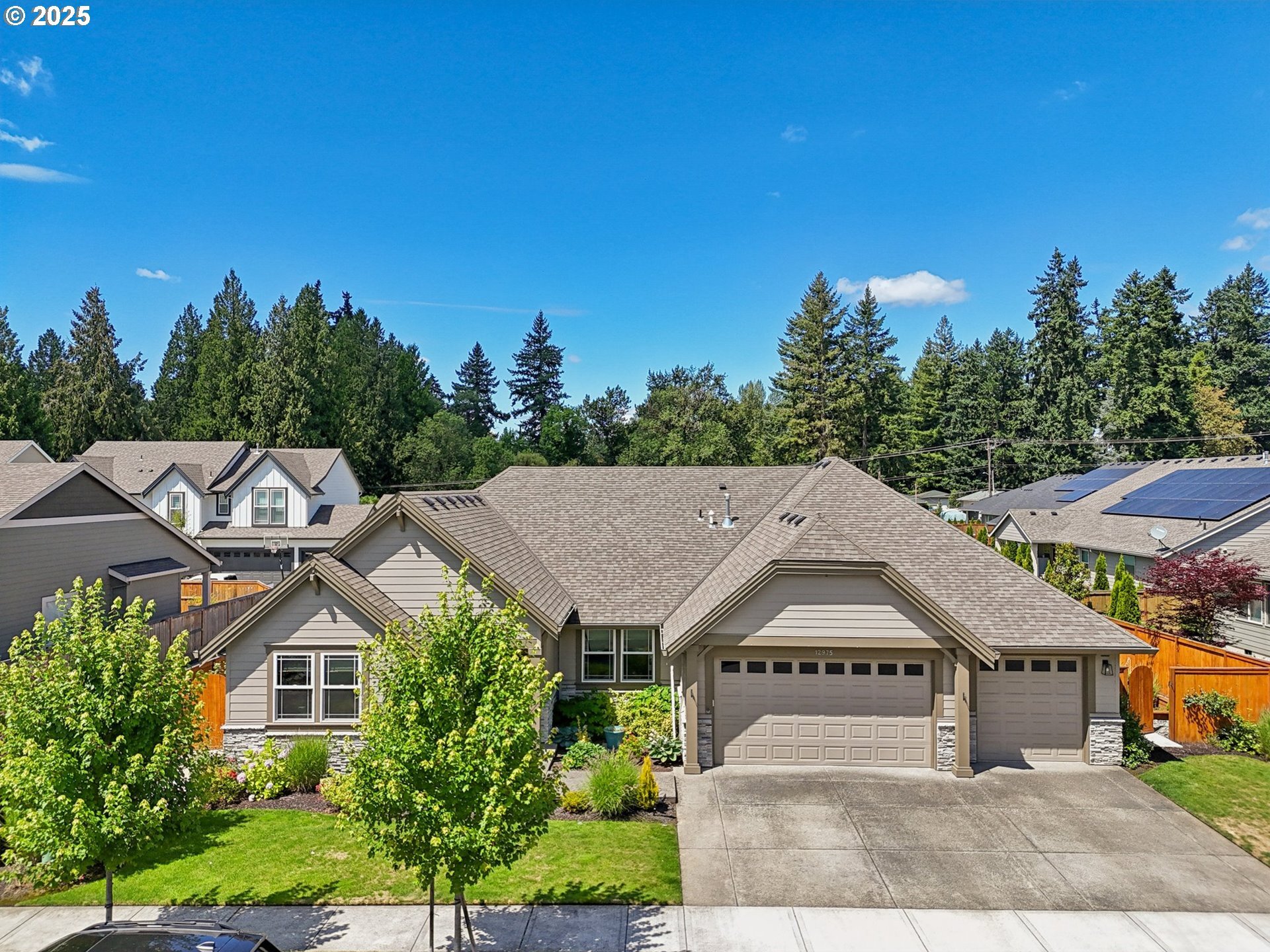 Property Photo: 12975 SE Sprout Ln OR 97222