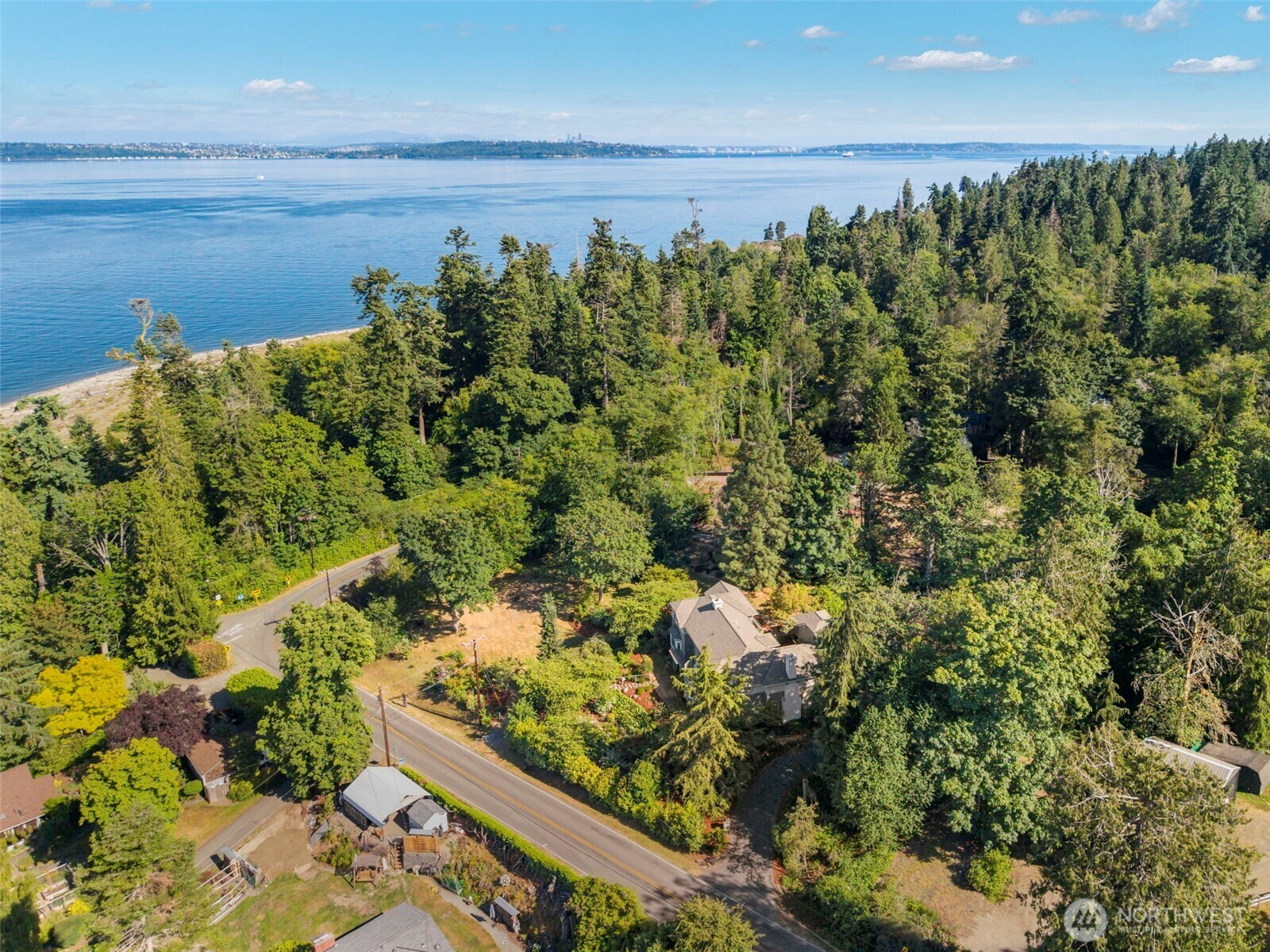 Property Photo:  10319 NE Lafayette Avenue  WA 98110 