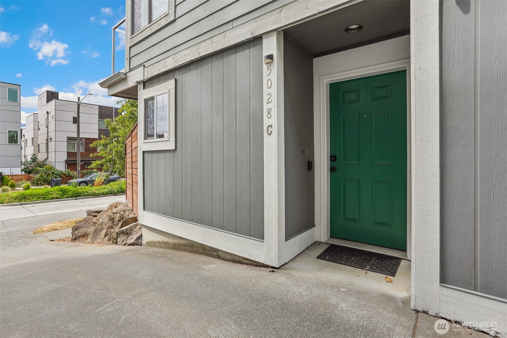 Property Photo: 5028 Delridge Way SW C WA 98106