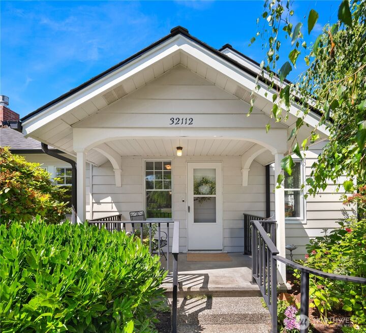 Property Photo:  32112 E Bird Street  WA 98014 