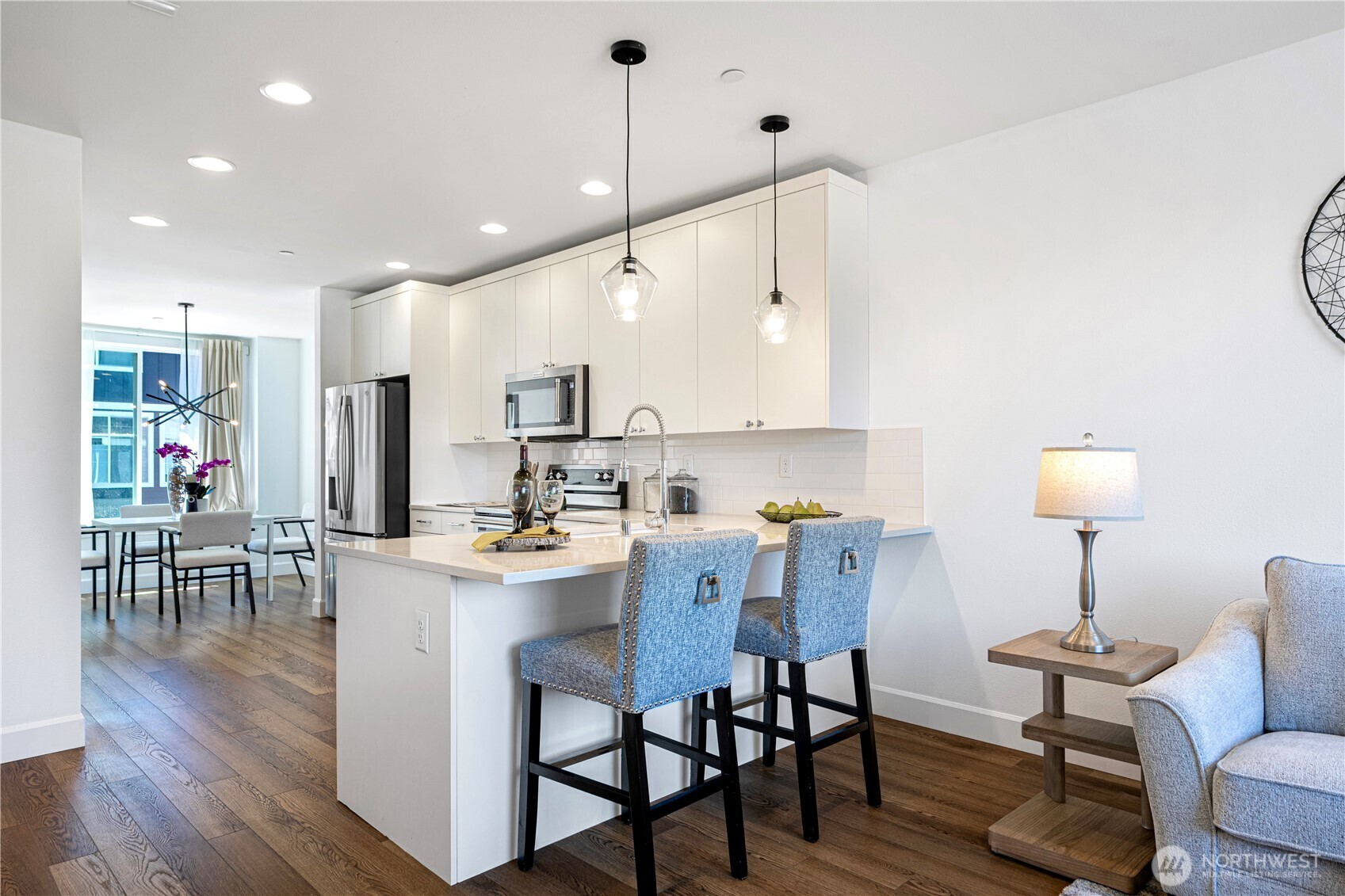 Property Photo:  16030  Meadow Road B3  WA 98087 