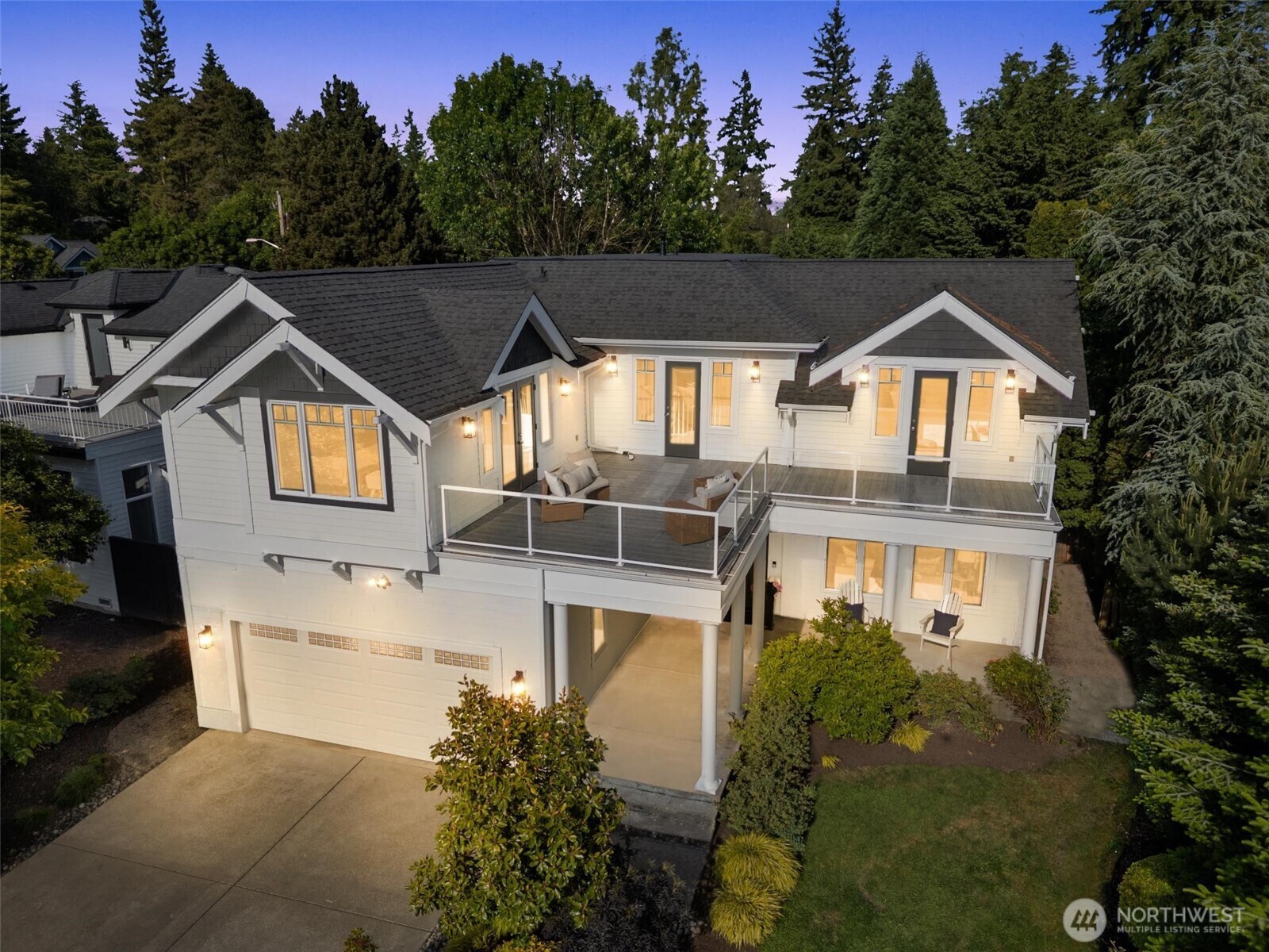 Property Photo:  1416  2nd Street  WA 98033 