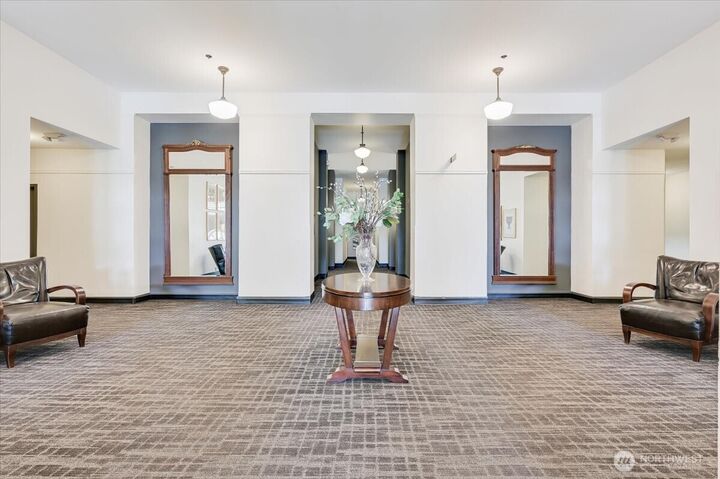 Property Photo:  201  Galer Street 362  WA 98109 