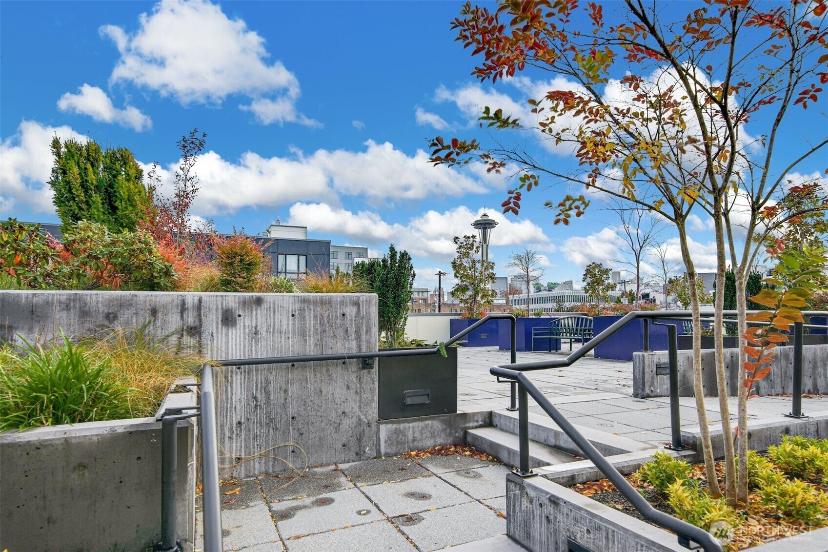Property Photo:  17 W Mercer Street 212  WA 98119 