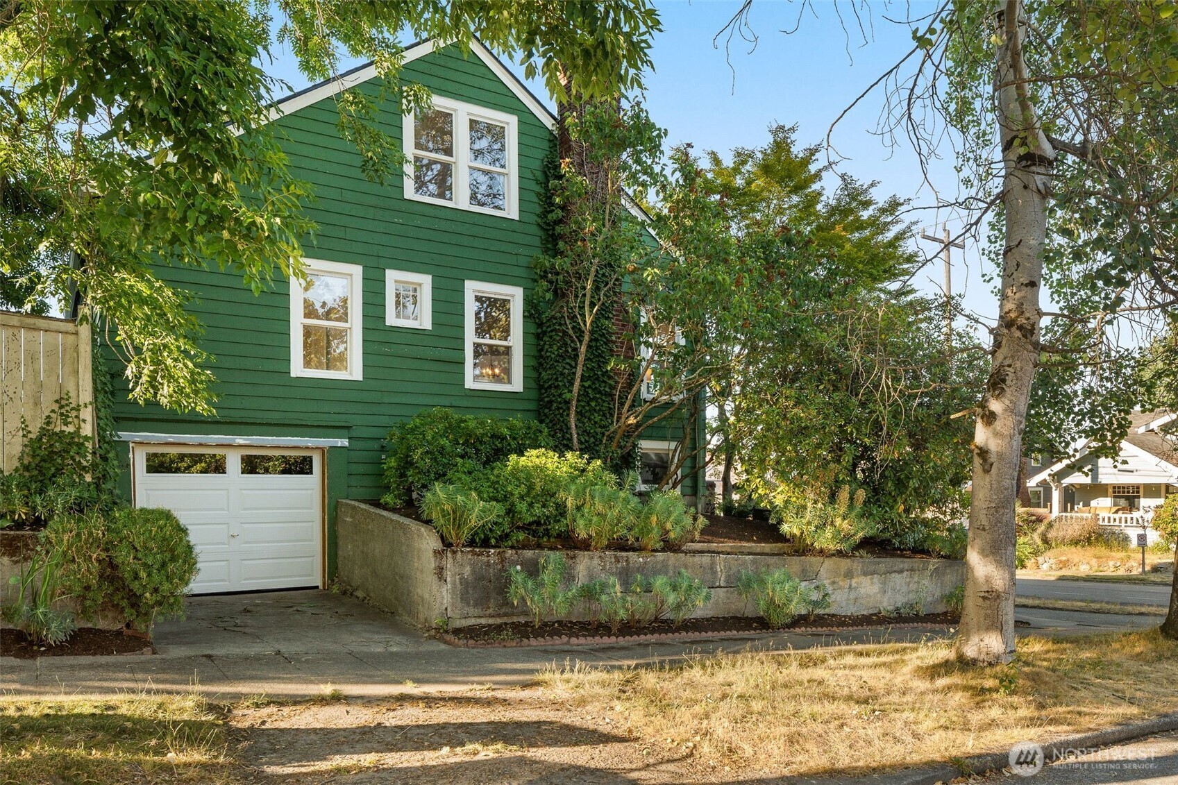 Property Photo: 5803 Latona Avenue NE WA 98105