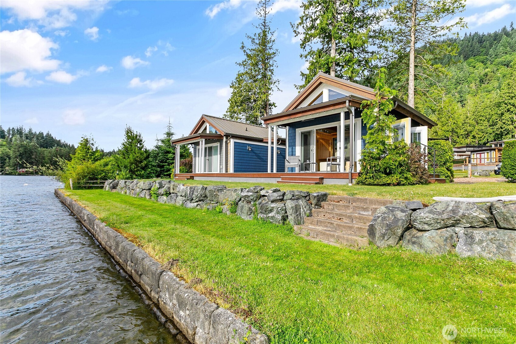 Property Photo: 990 S Lake Whatcom Blvd S WA 98284