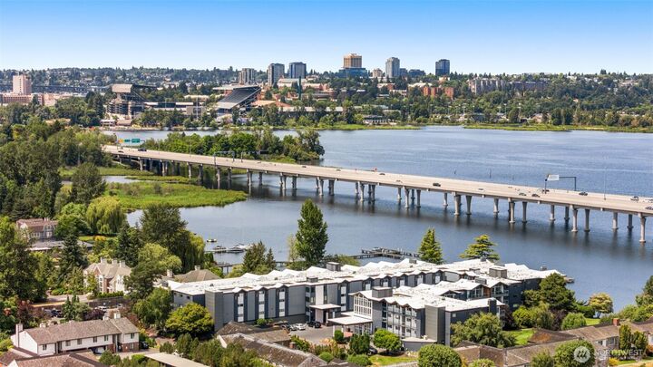 Property Photo: 2501 Canterbury Lane 119 WA 98112