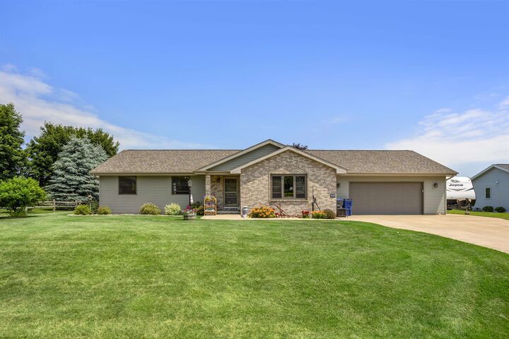 N1738 Maple Terrace Road  Greenville WI 54942 photo