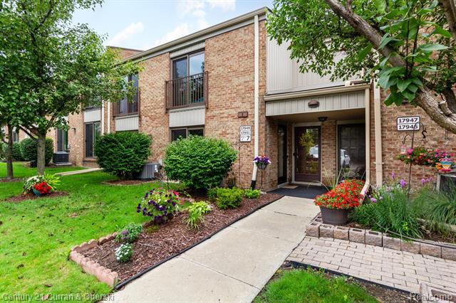 17951 University Park Drive 80  Livonia MI 48152 photo