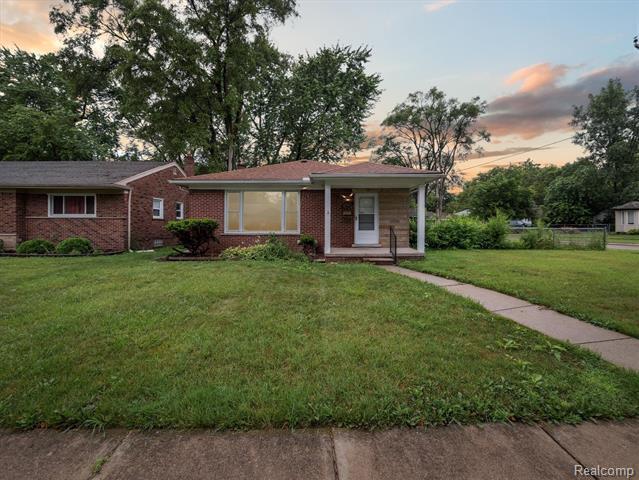 Property Photo:  23161 Gardner Street  MI 48237 
