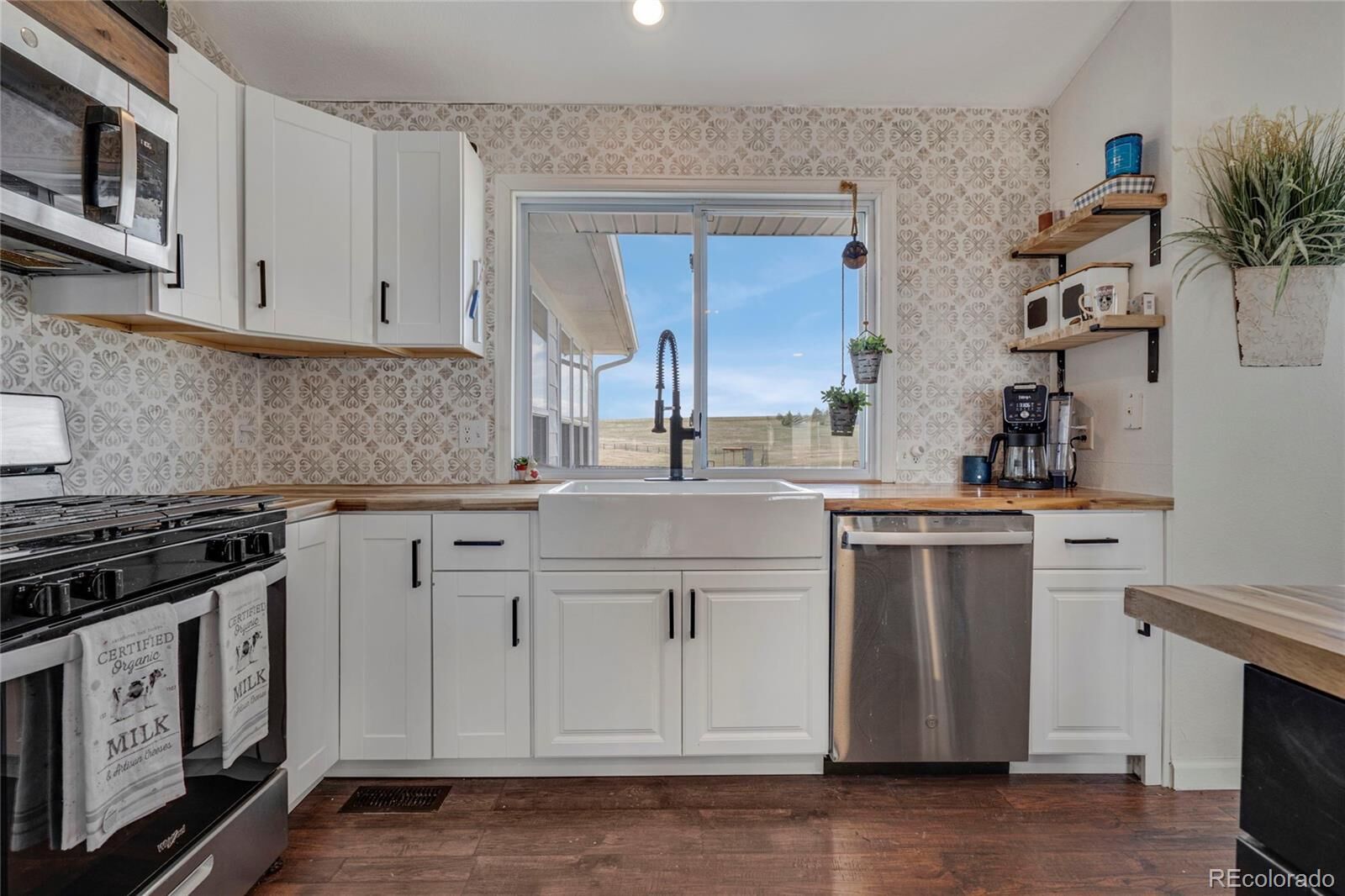 Property Photo:  45523 Sun Country Drive  CO 80107 