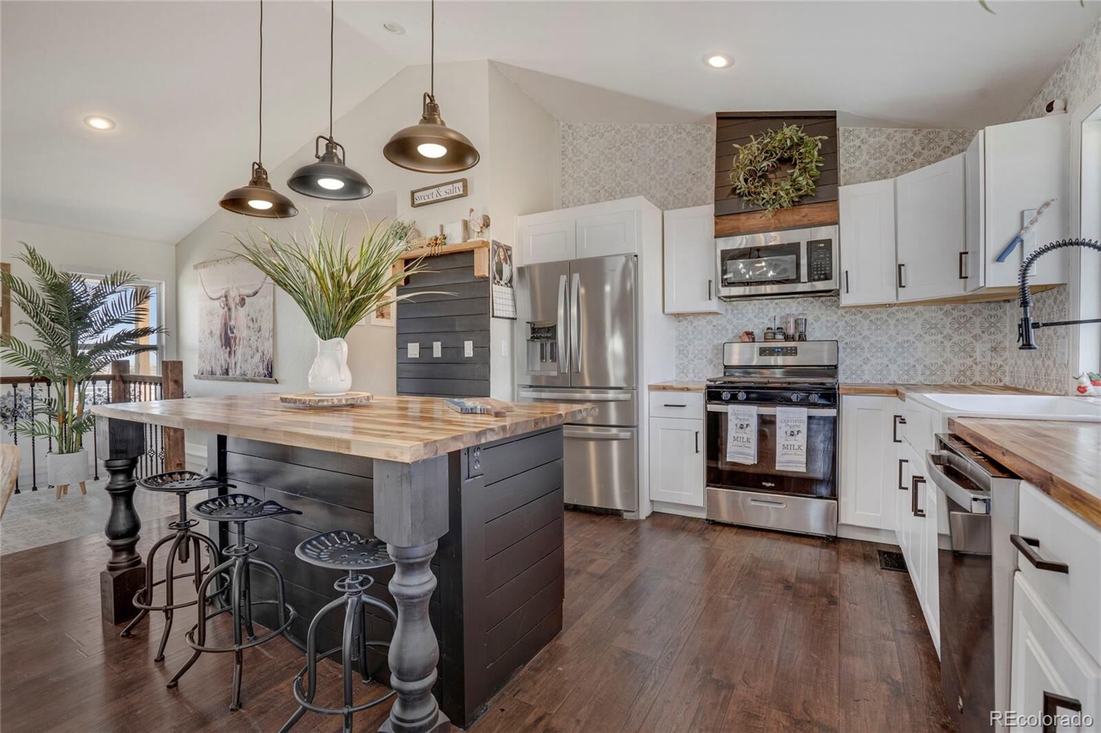 Property Photo:  45523 Sun Country Drive  CO 80107 