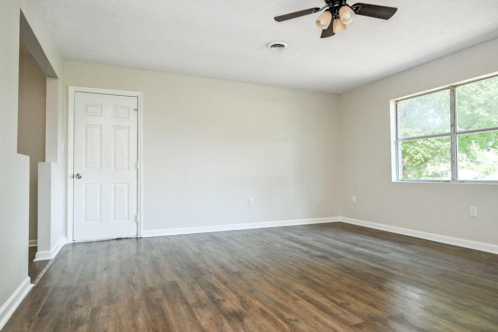 Property Photo: 2750 B J Mack Circle SW TN 37311