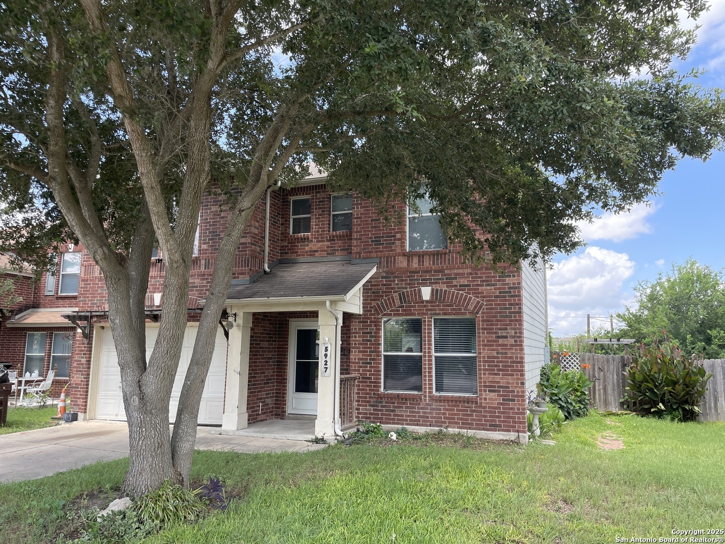 Property Photo: 5927 Ironmill TX 78109
