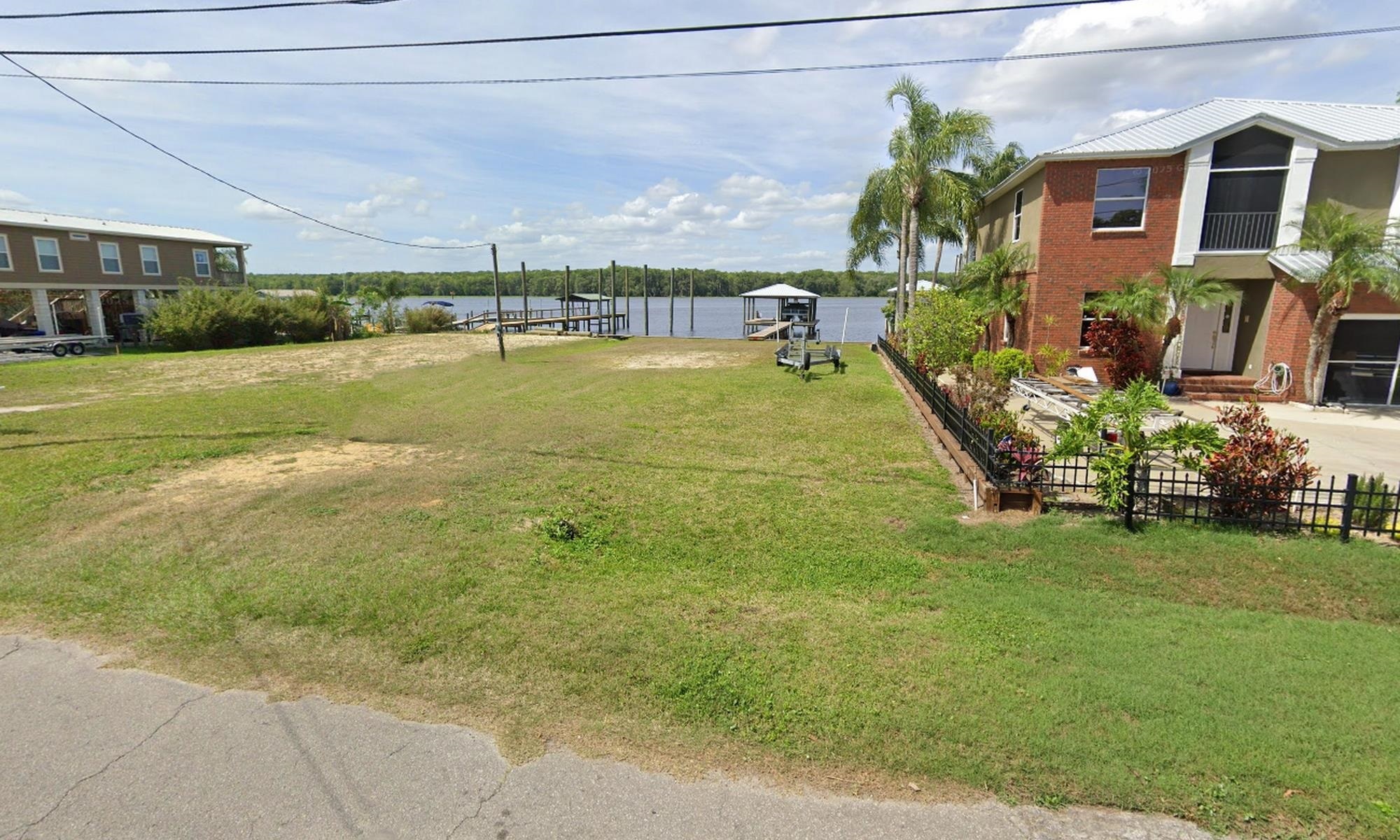 Property Photo: 158 Beechers Point Dr FL 32193