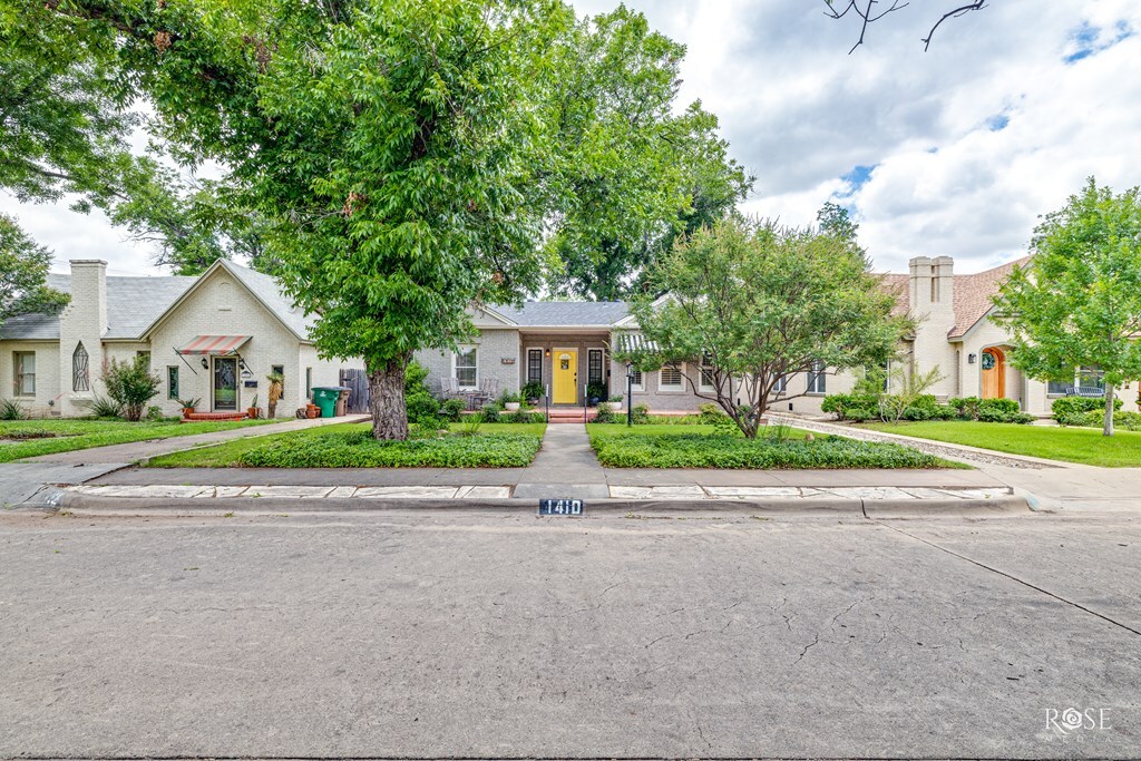Property Photo: 1410 Mackenzie St TX 76901
