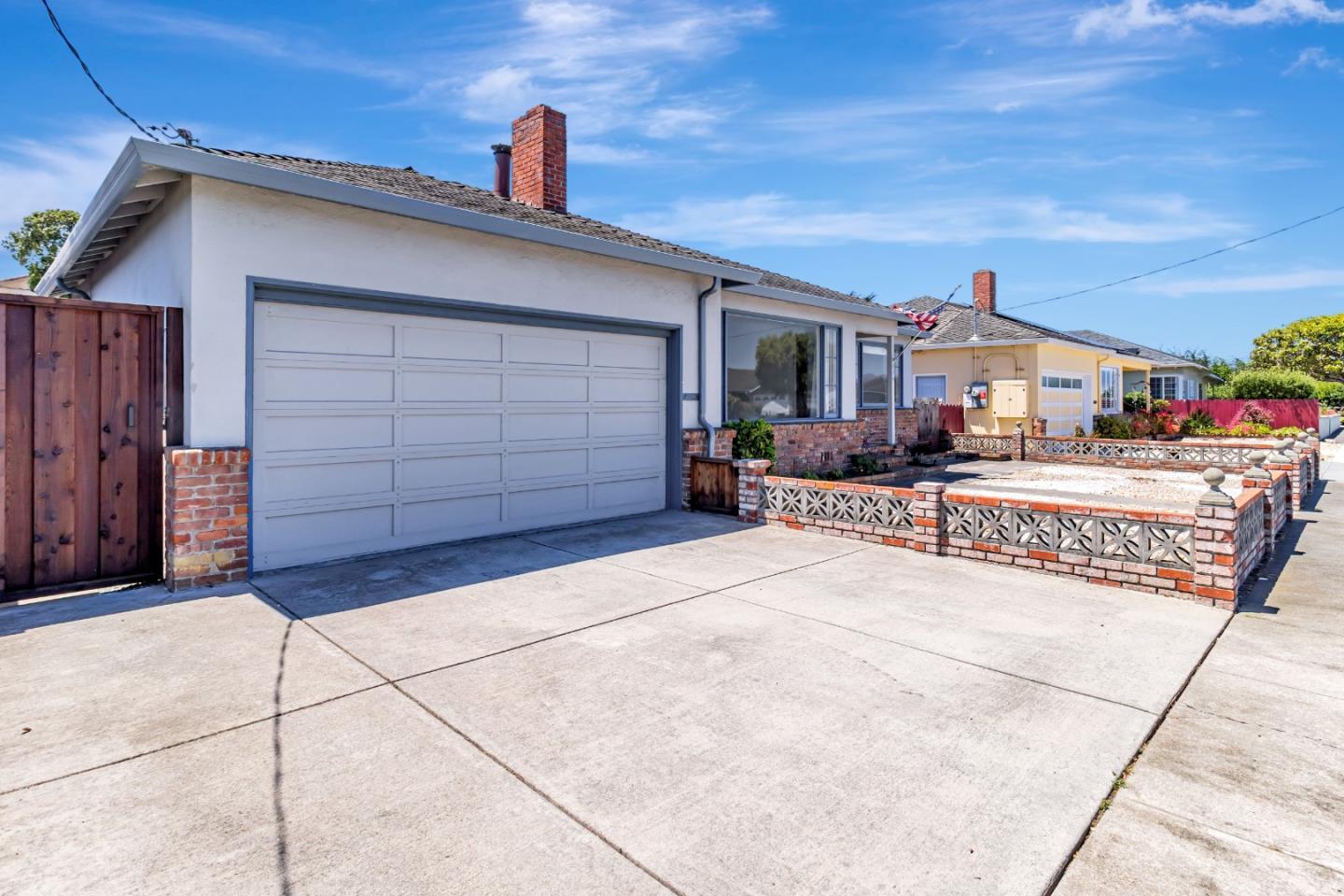 Property Photo: 624 Filbert Street CA 94019