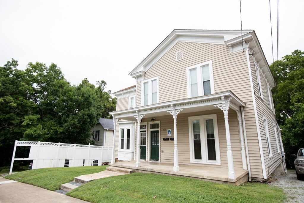 Property Photo: 410 E Second St VA 23901
