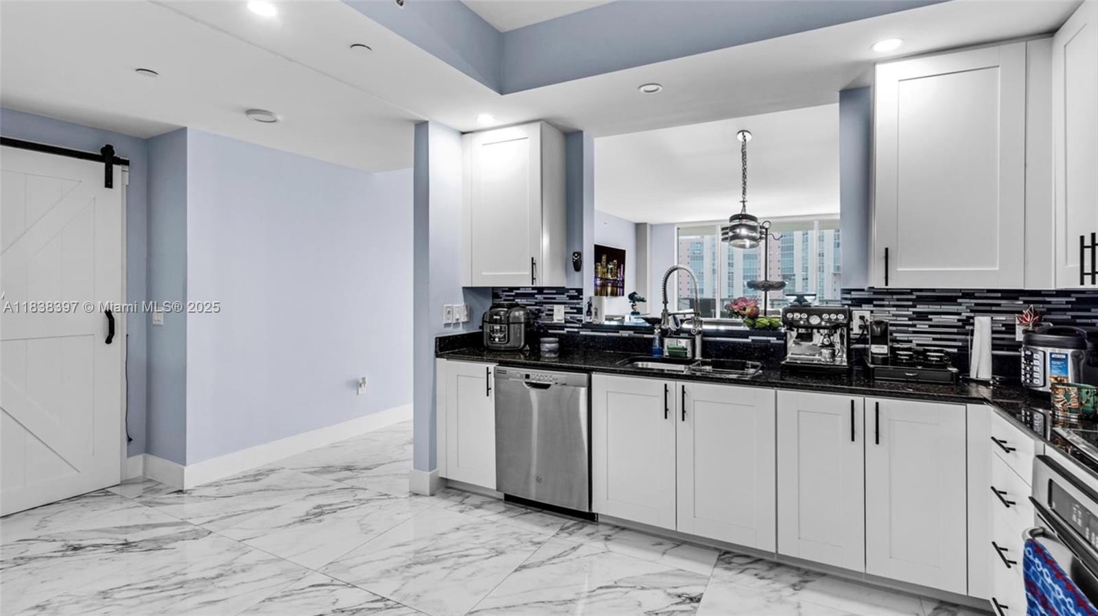 Property Photo: 3340 NE 190th St 1003 FL 33180