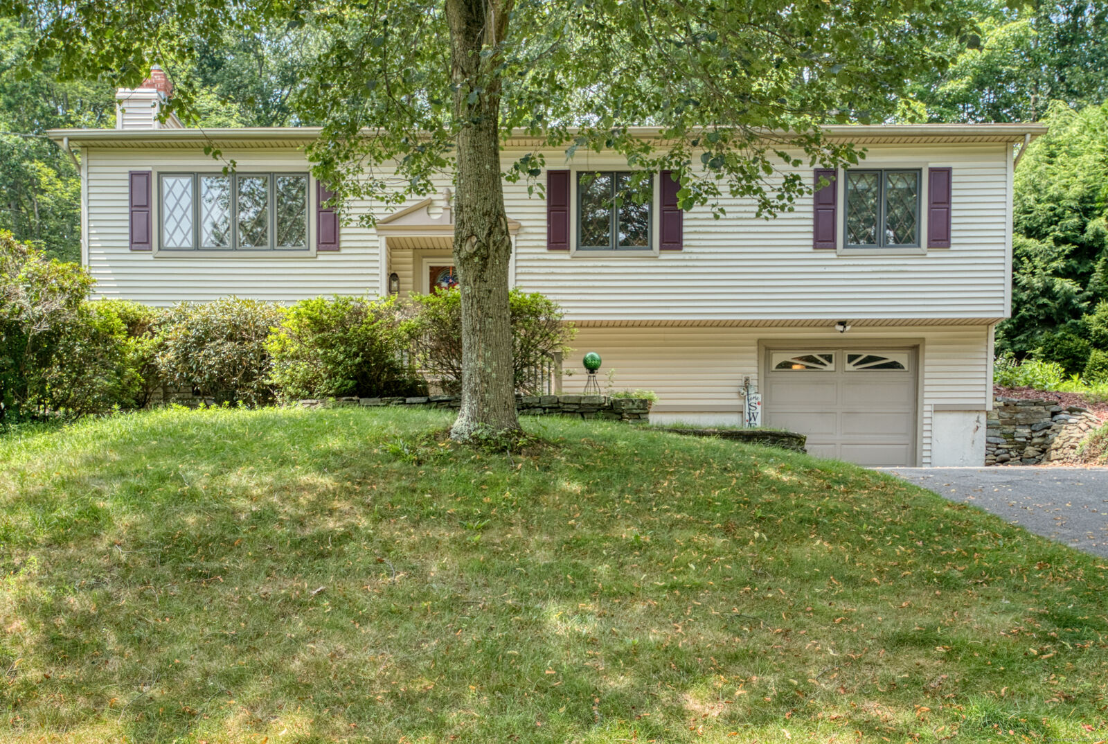 Property Photo:  70 Crestwood Drive  CT 06770 