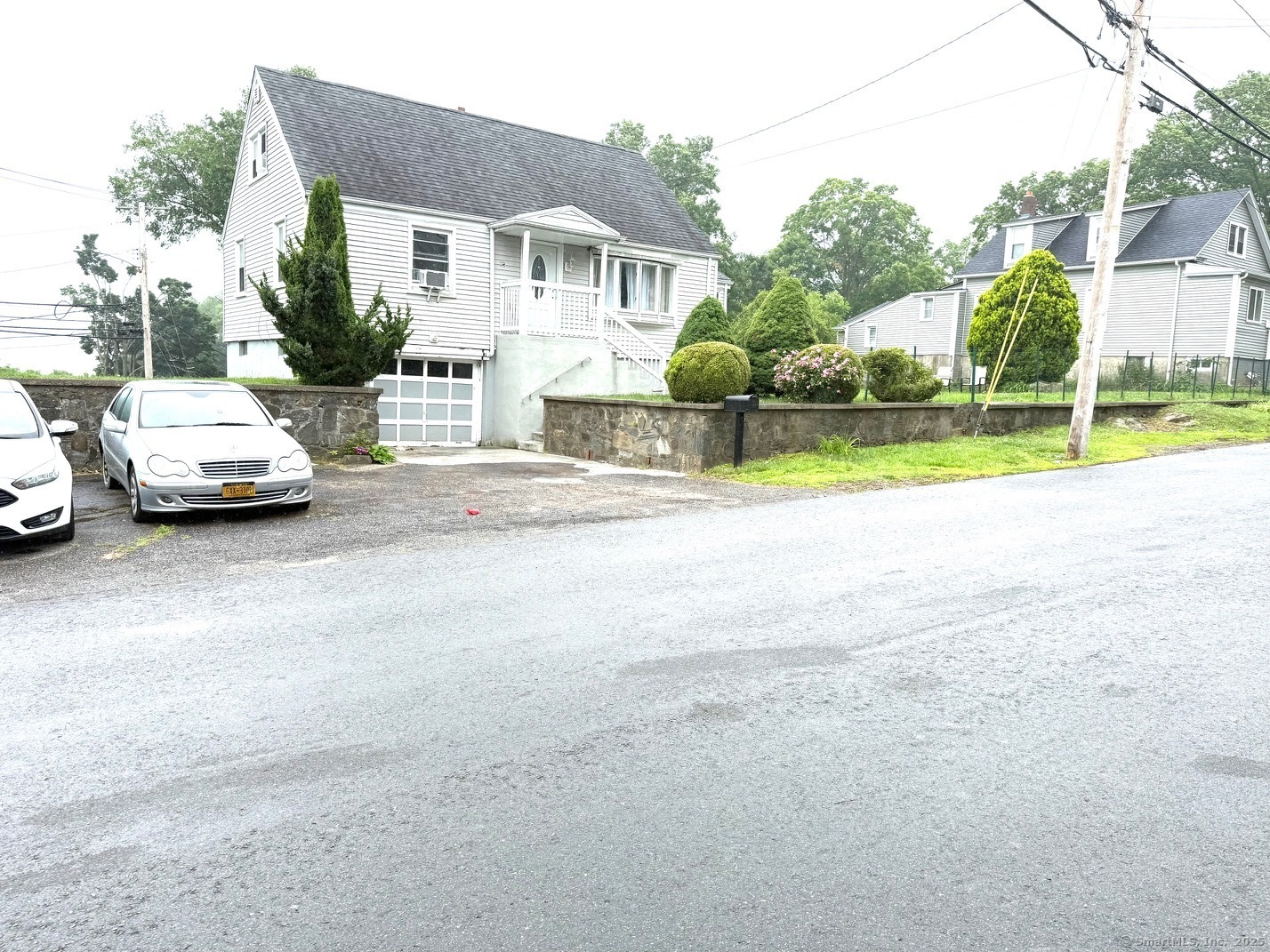 Property Photo: 15 Edwards Street CT 06606