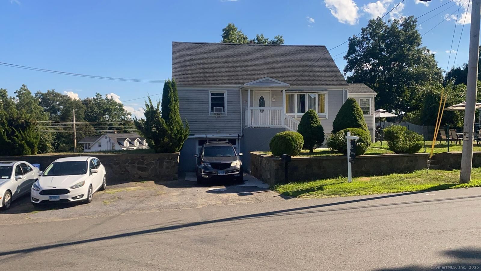 Property Photo:  15 Edwards Street  CT 06606 
