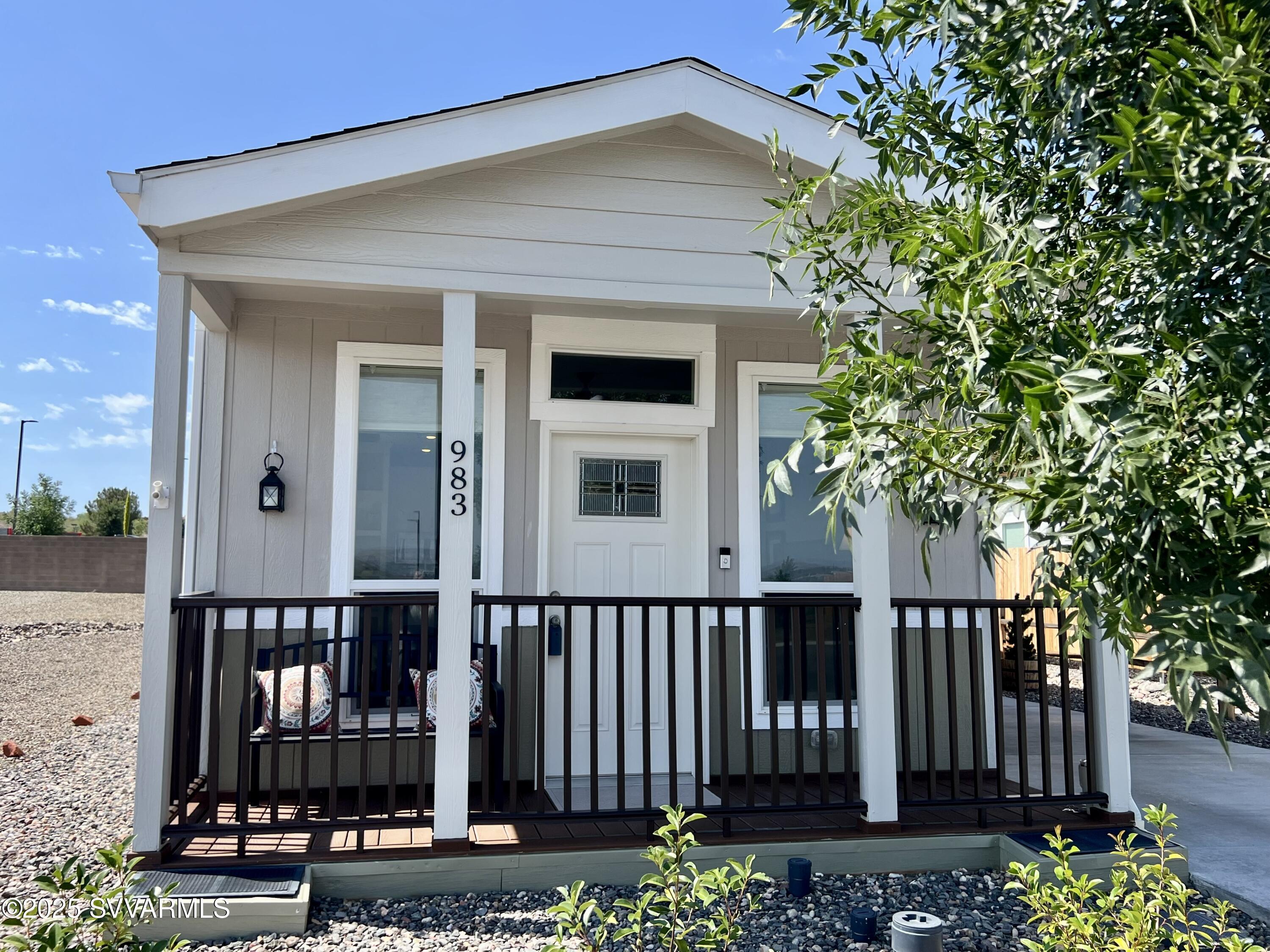 Property Photo: 983 W Thorton Rd AZ 86322