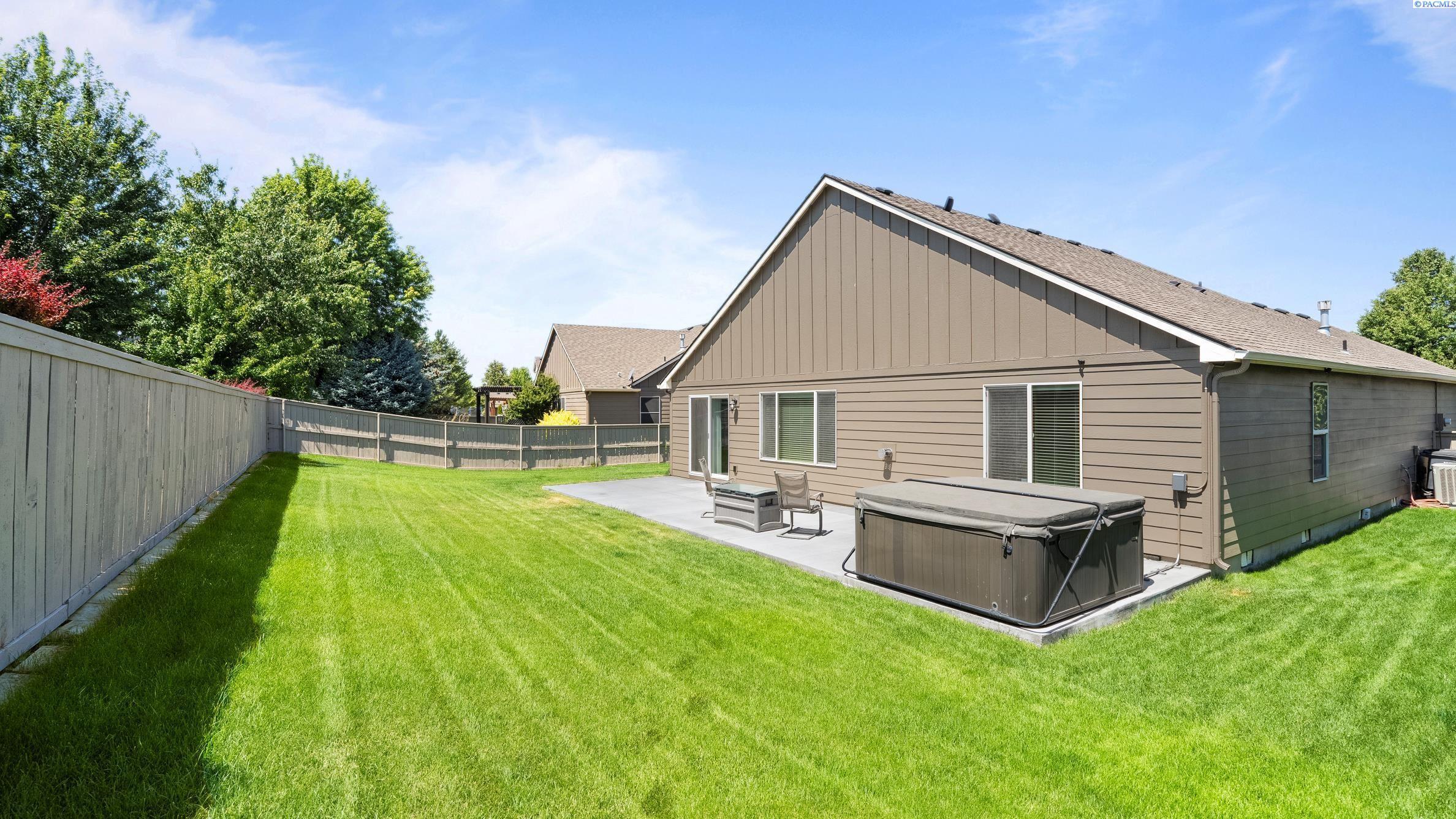 Property Photo:  5511 W 17th  WA 99338 