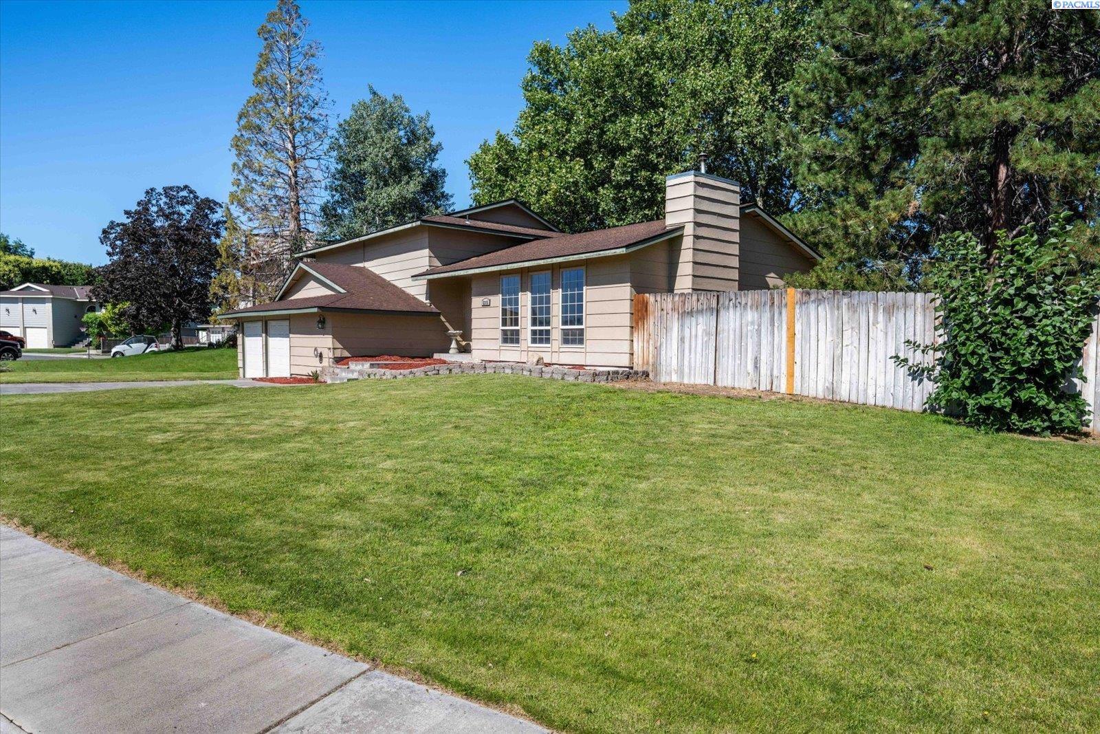 Property Photo:  2315 Towhee Ln  WA 99353 