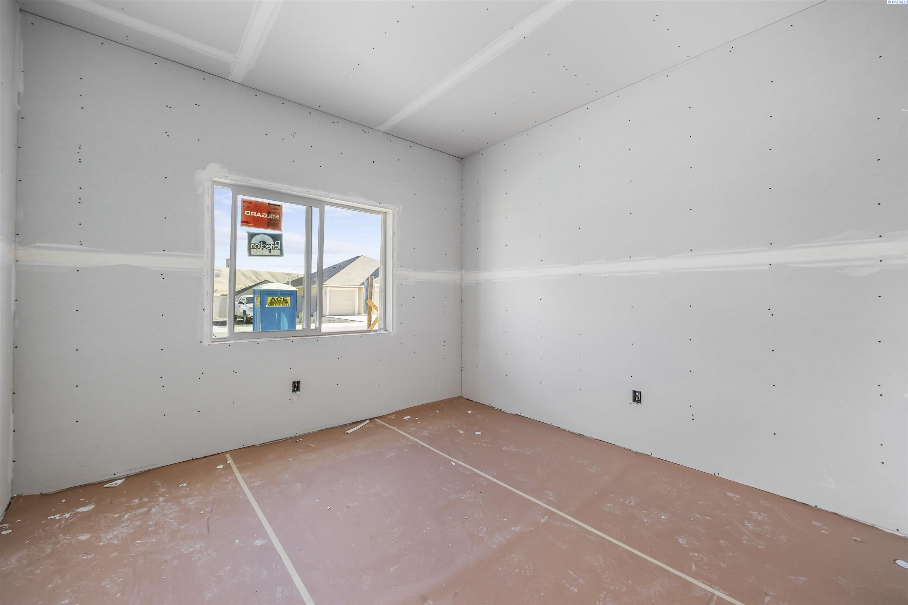 Property Photo: 227 Schrute Rd WA 99350