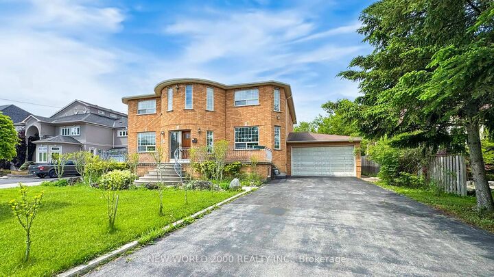 Photo de la propriété:  62 Langstaff Road W  ON L4C 6N3 
