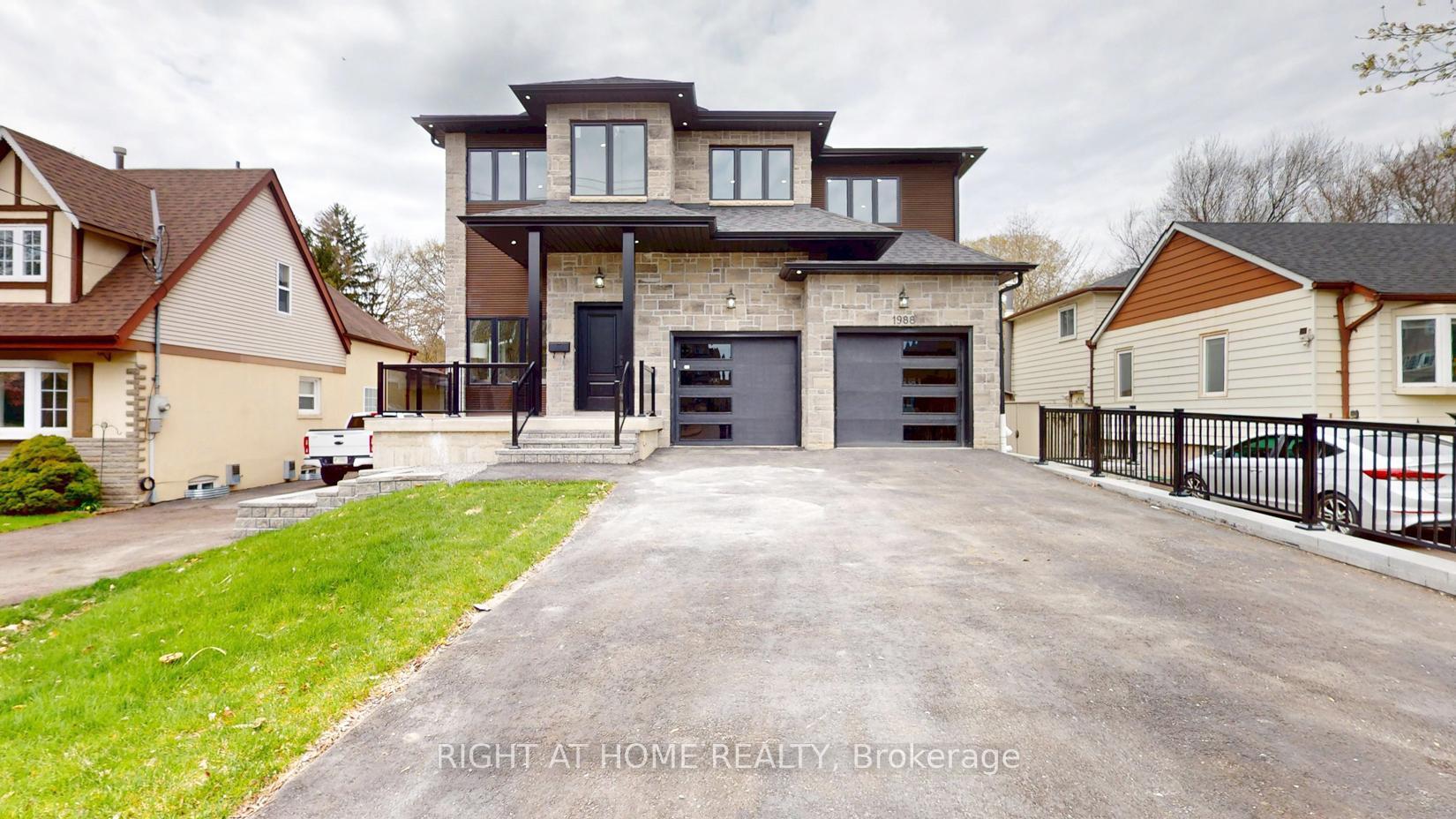 Photo de la propriété:  1988 Royal Road  ON L1V 1Y2 