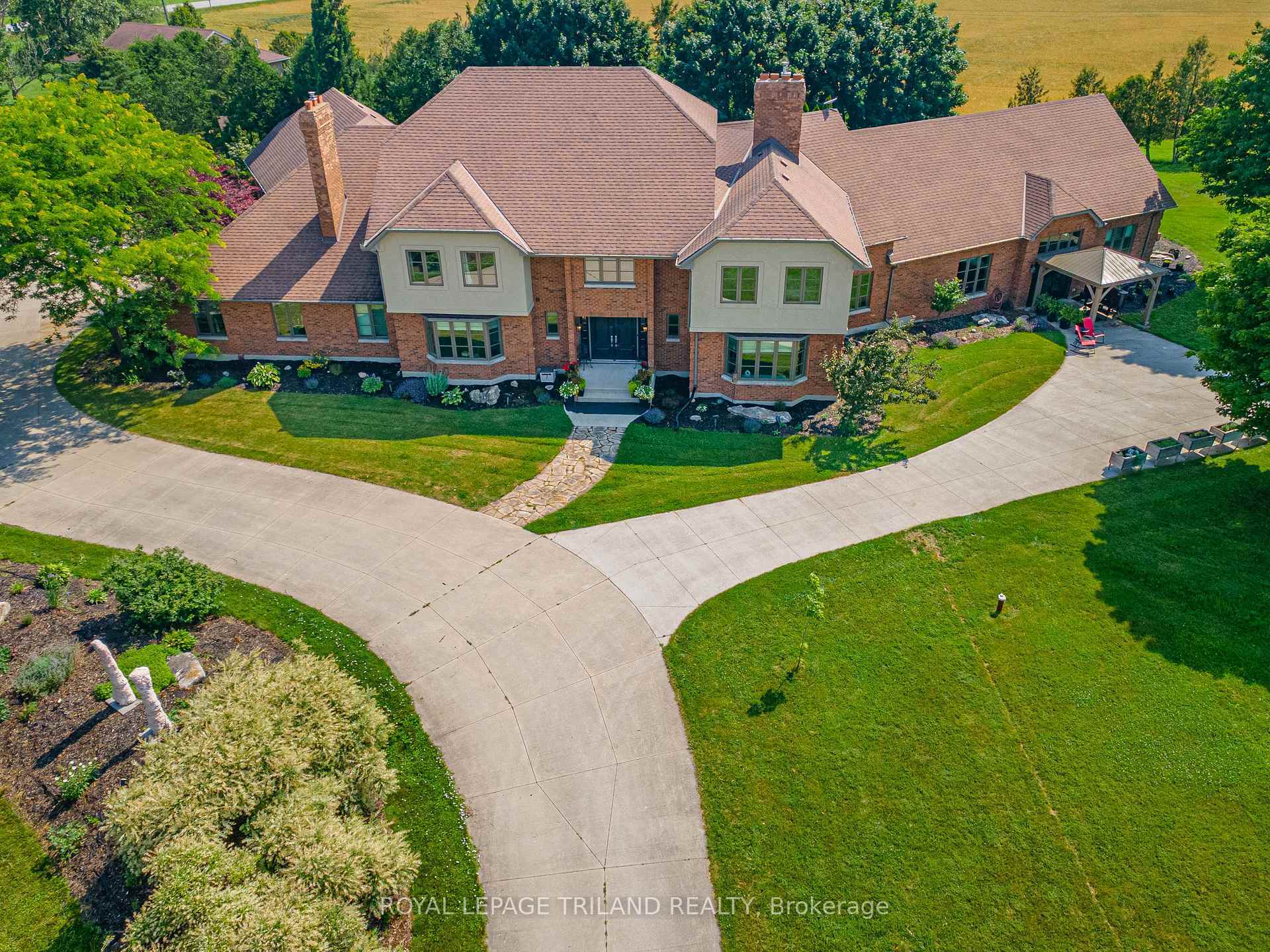 Property Photo:  29830 Centre Road  ON N7G 3H7 