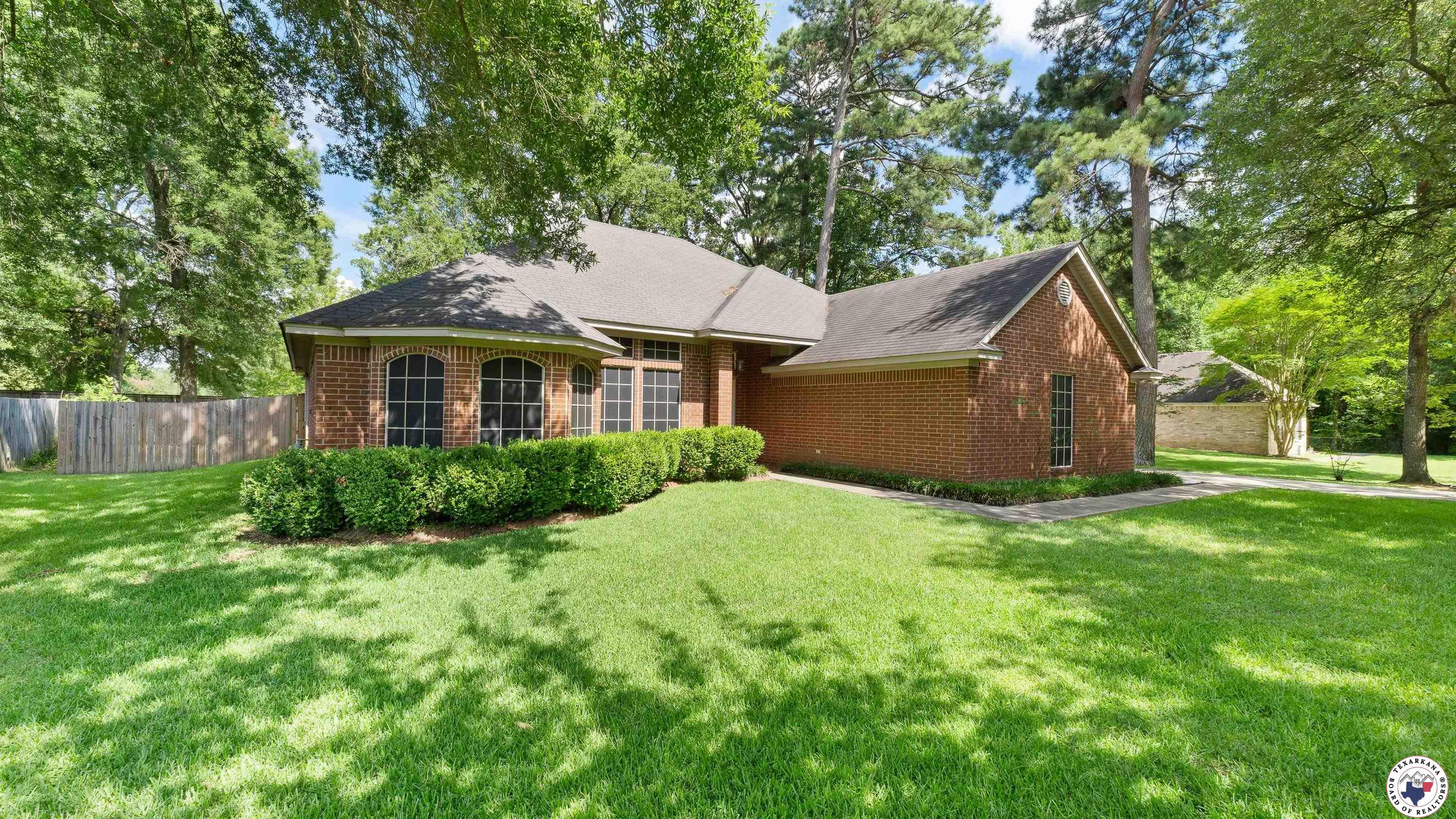 Property Photo:  6304 Willowcreek Circle  TX 75503 