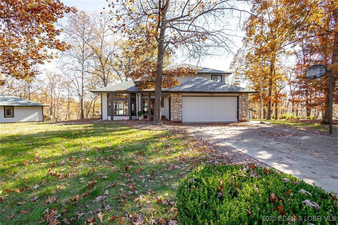 170 Twin Oaks Drive  Lake Ozark MO 65049 photo