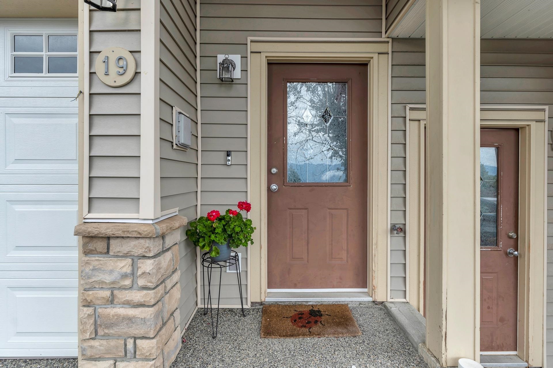 Property Photo: 46858 Russell Road 19 BC V2R 5T3