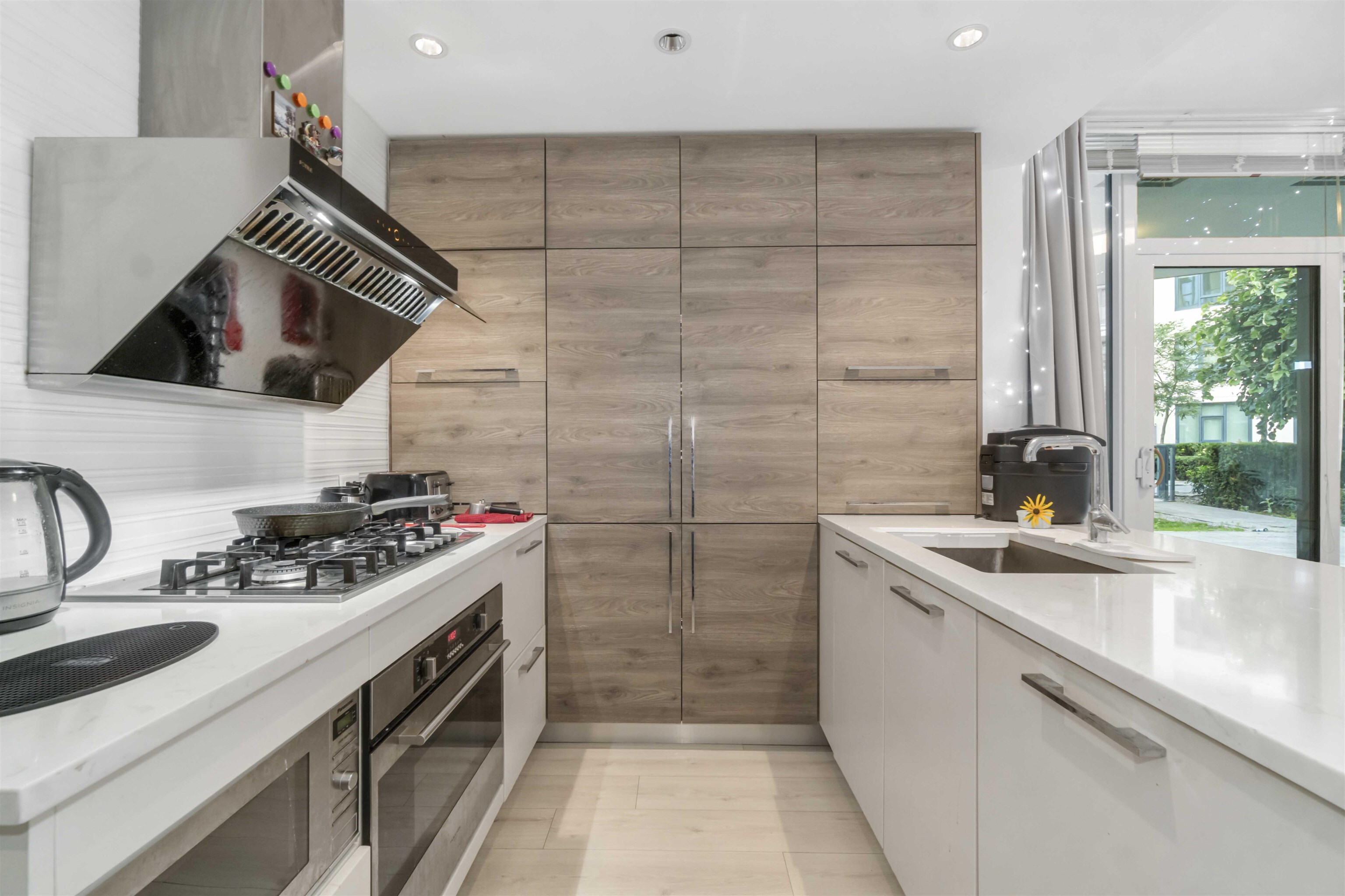 Property Photo: 7388 Kingsway 402 BC V3N 0G9