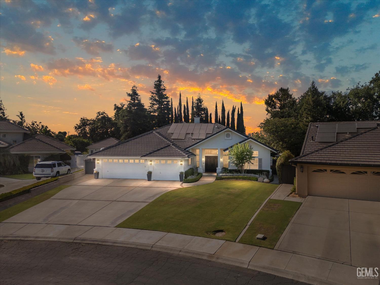 6707 Park West Circle  Bakersfield CA 93308 photo
