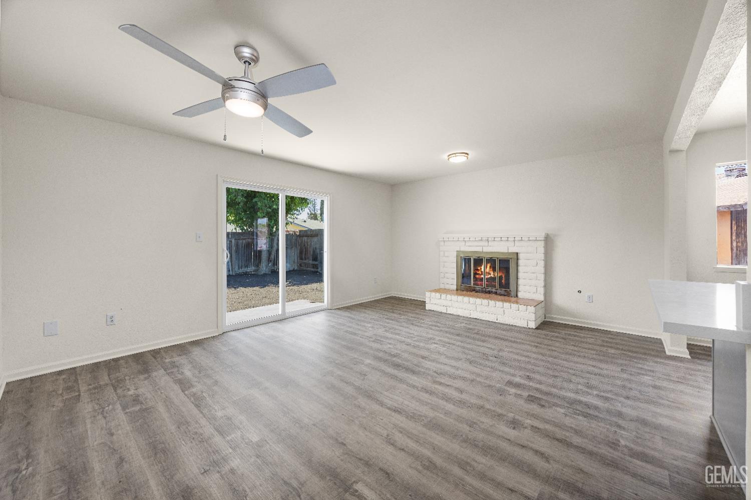 Property Photo:  1009 Caroline Court  CA 93307 