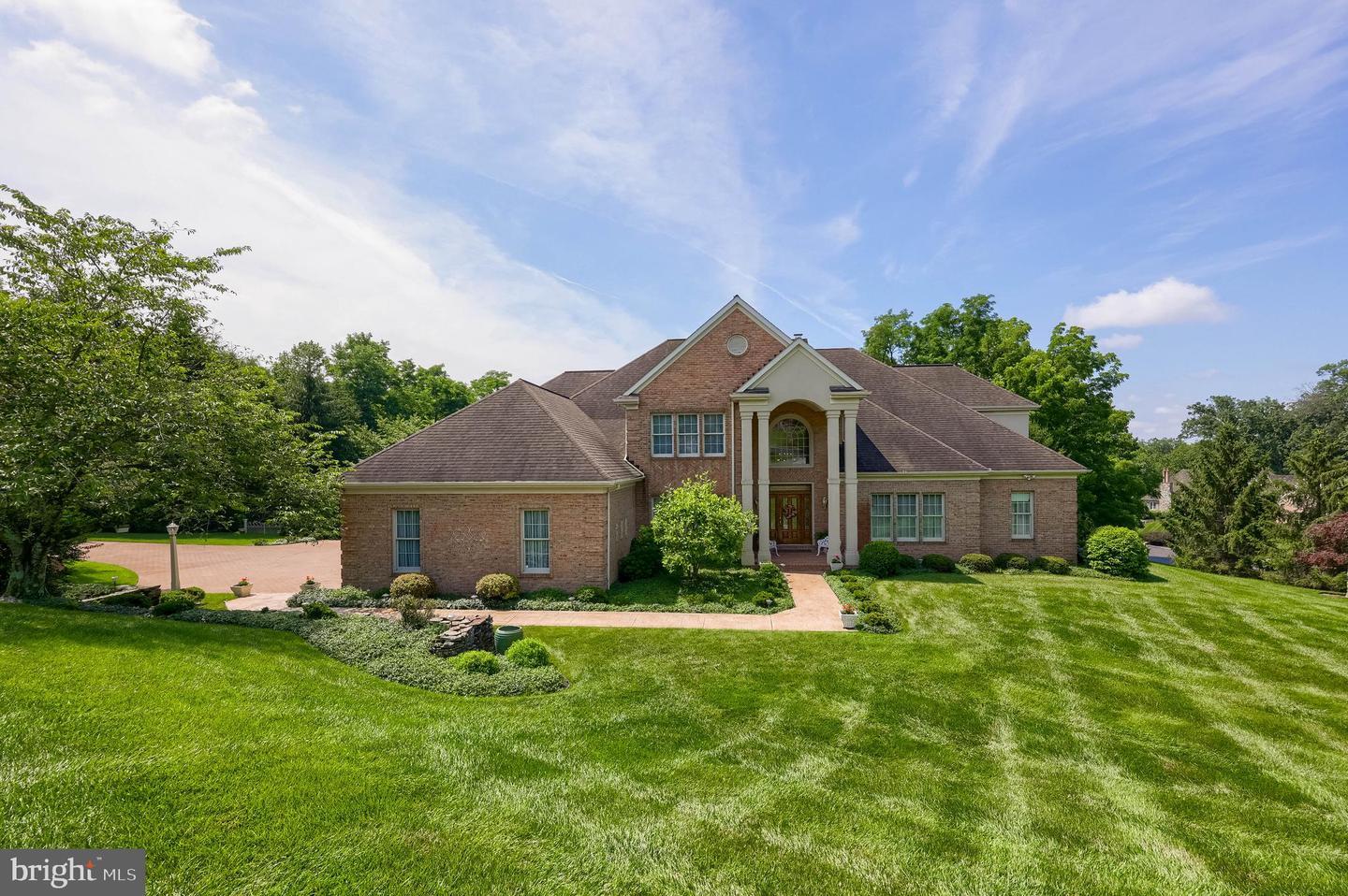 Property Photo:  1190 Overbrook Circle  PA 17403 
