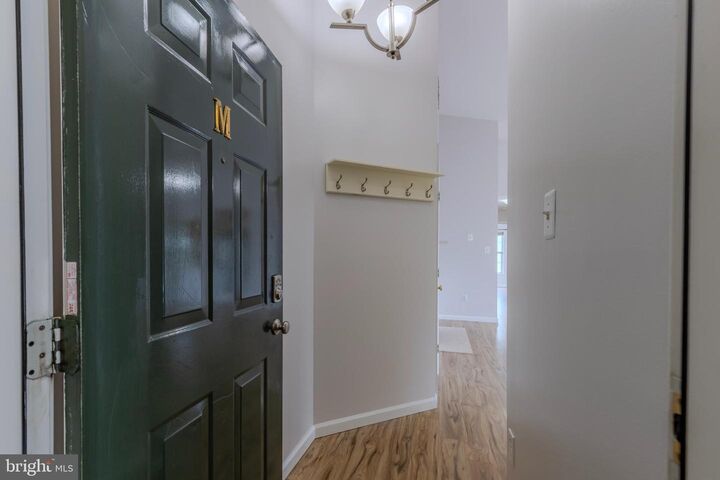 Property Photo: 7522 Snowpea Court 24 VA 22306