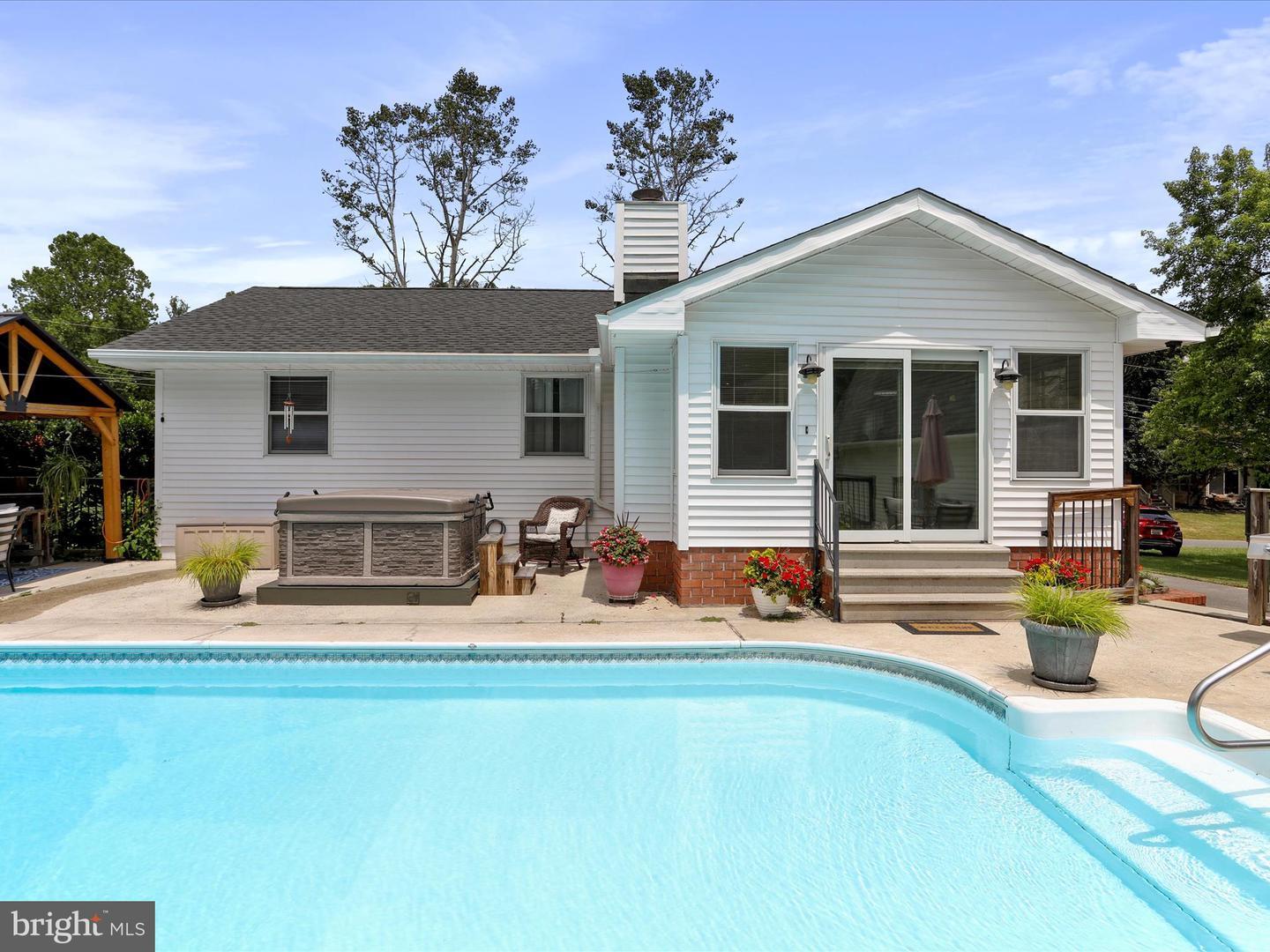 Property Photo: 13512 Nee Weaver Avenue MD 21502