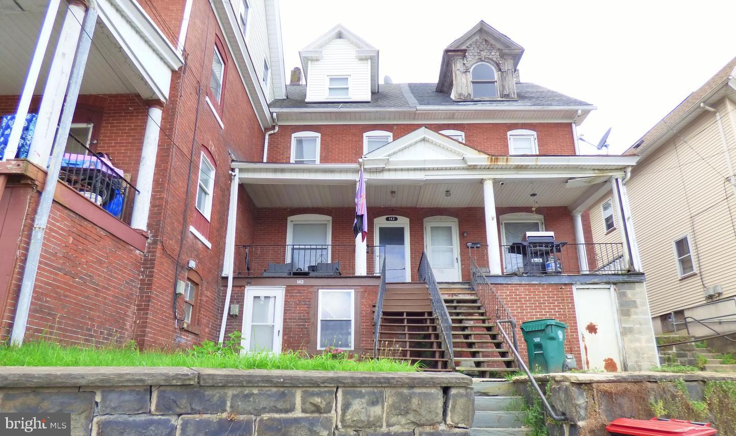 Property Photo: 142 Bankway Street PA 18235