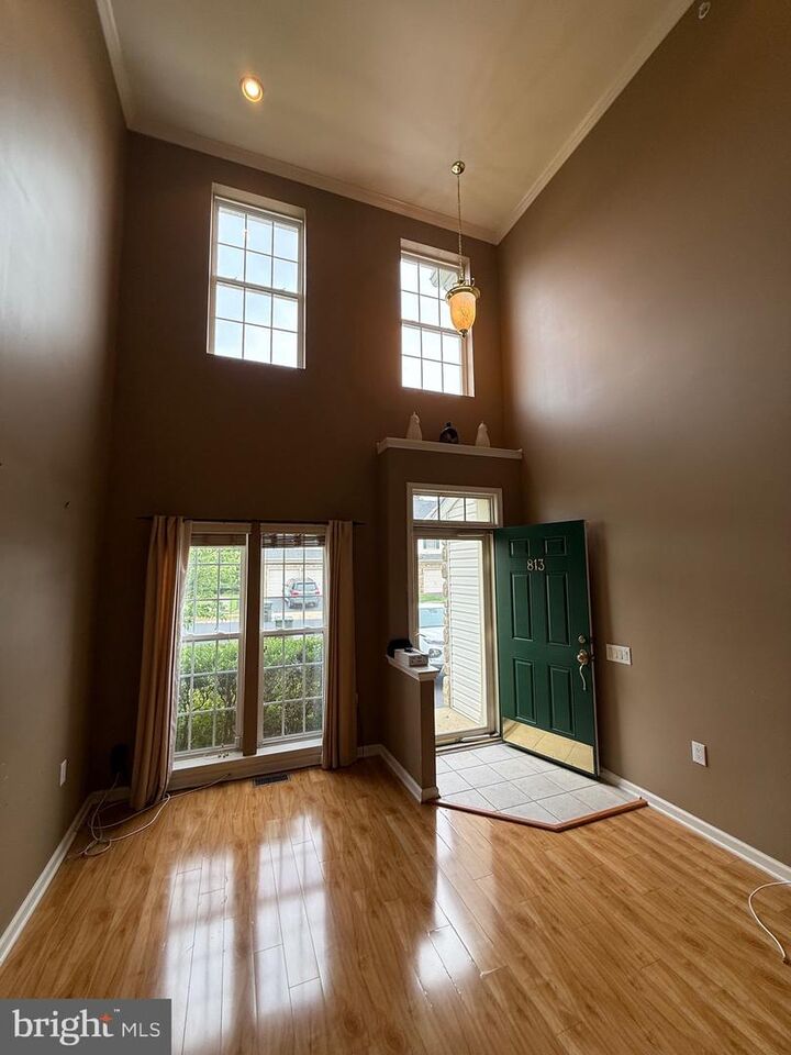 Property Photo:  813 Geranium Drive  PA 18976 