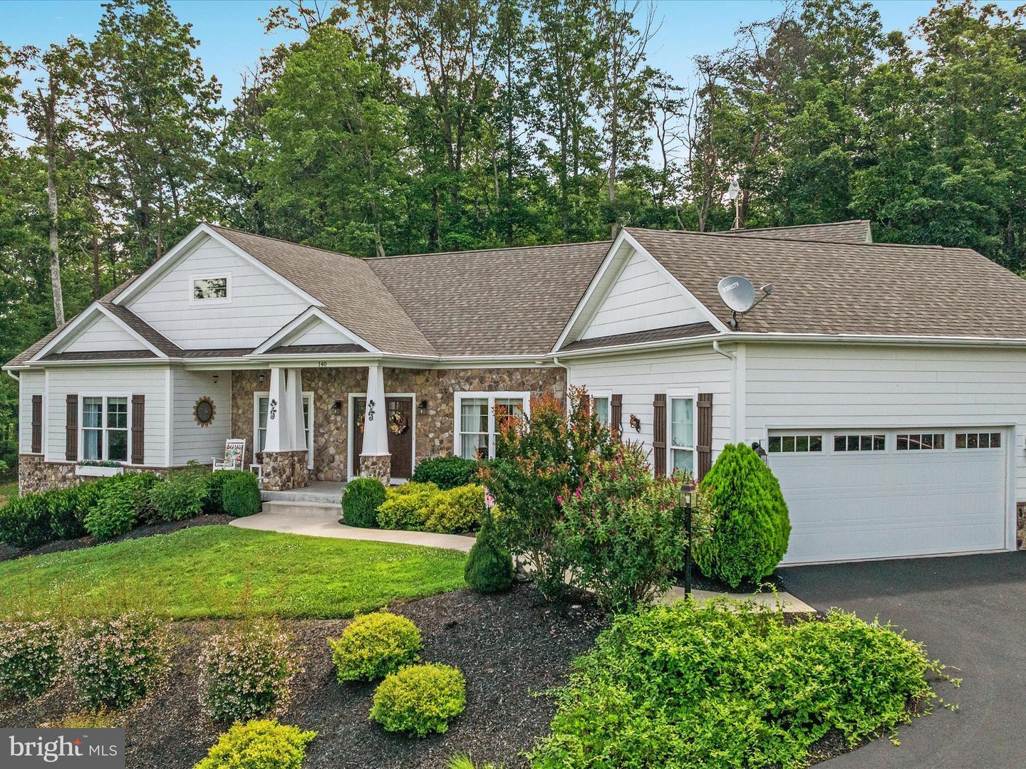Property Photo: 140 Whistlewood Lane VA 22602