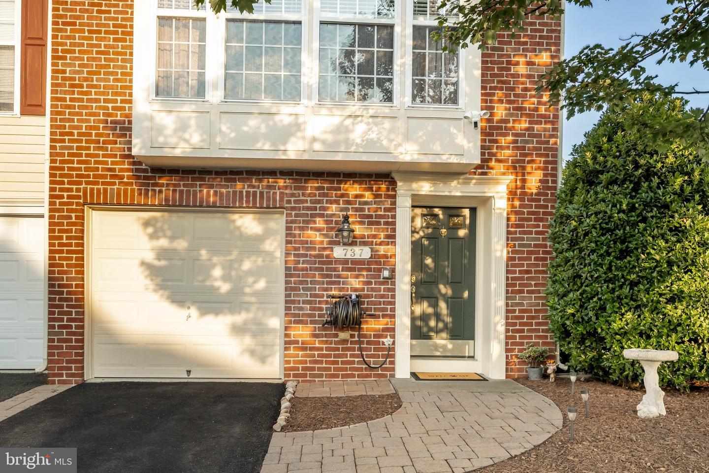 Property Photo: 737 Wye Oak Drive MD 21826