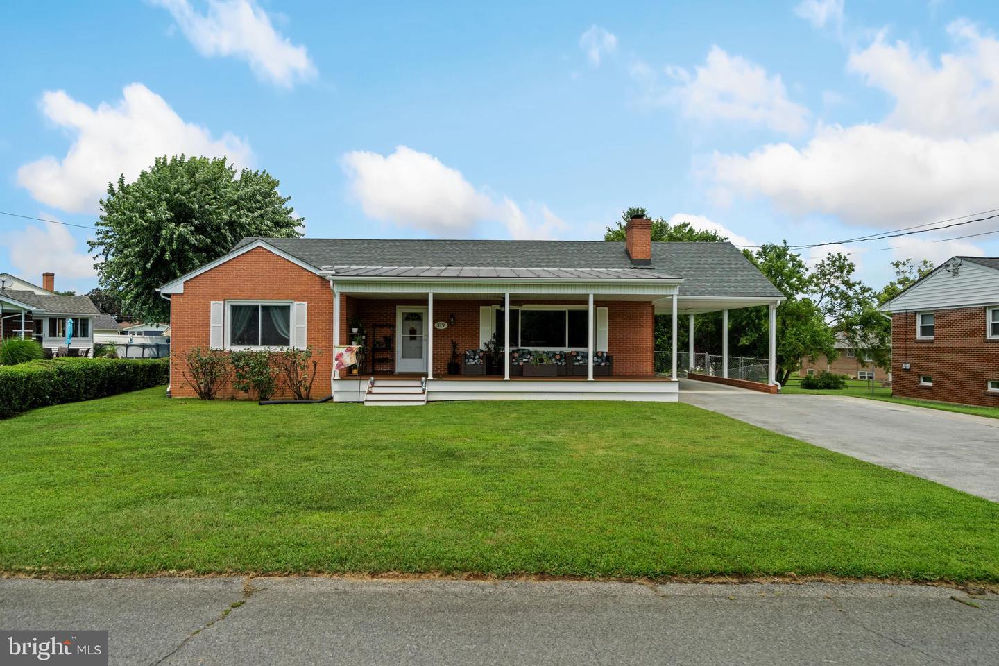 Property Photo:  319 Beechcroft Road  VA 22601 