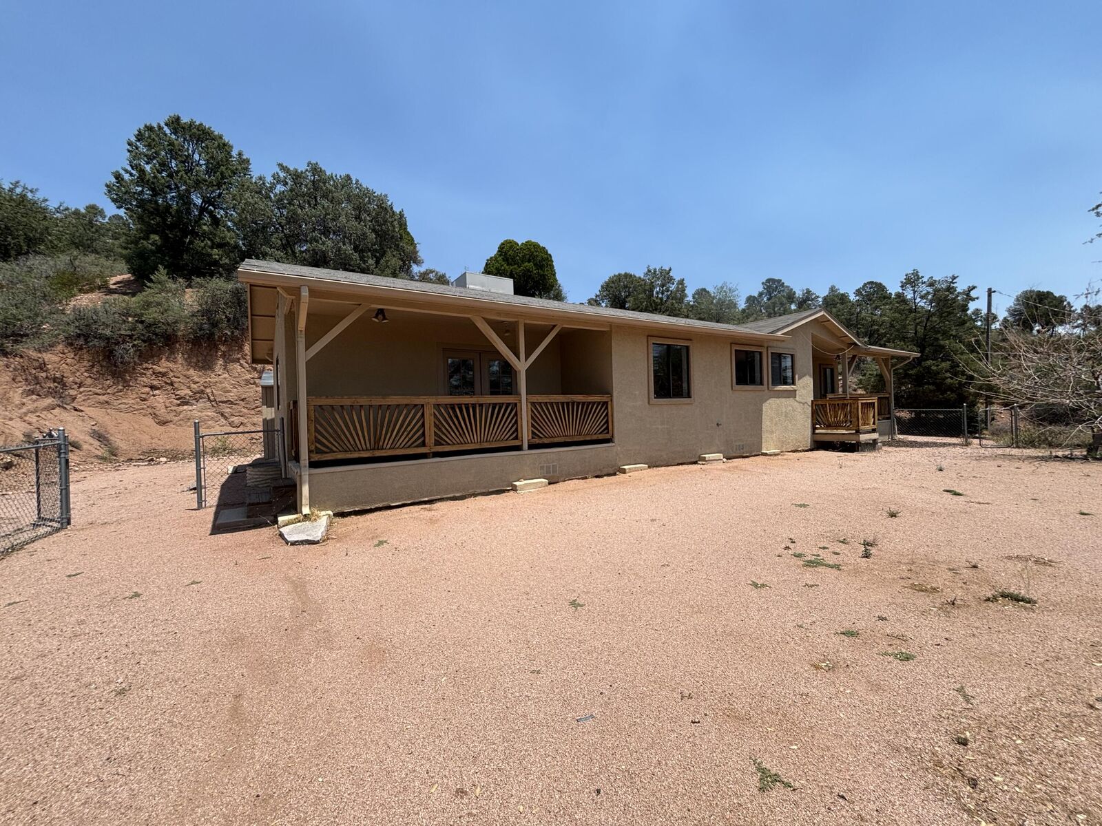 Property Photo: 414 W Frontier Street AZ 85541